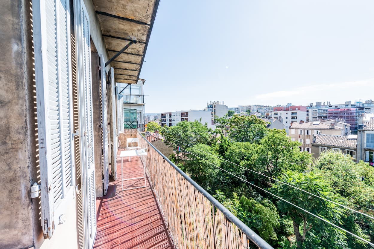 Roommate view on des chartreux avenue