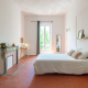 Chambre meublée avec un lit double en colocation Castellane Marseille