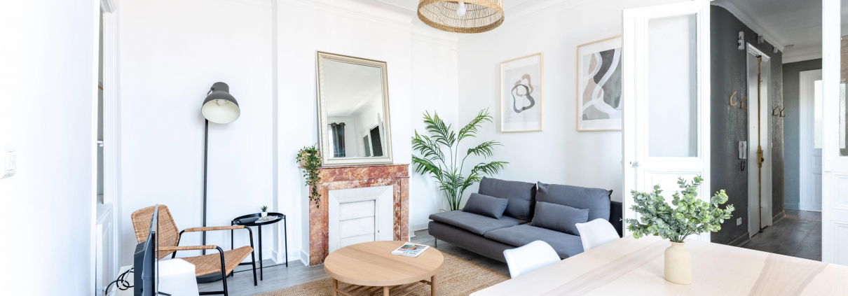 Le salon aménagé pour partager des moments conviviaux en coliving à Marseille