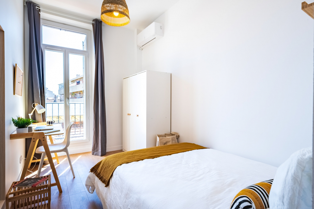 Chambre lumineuse en colocation à Marseille