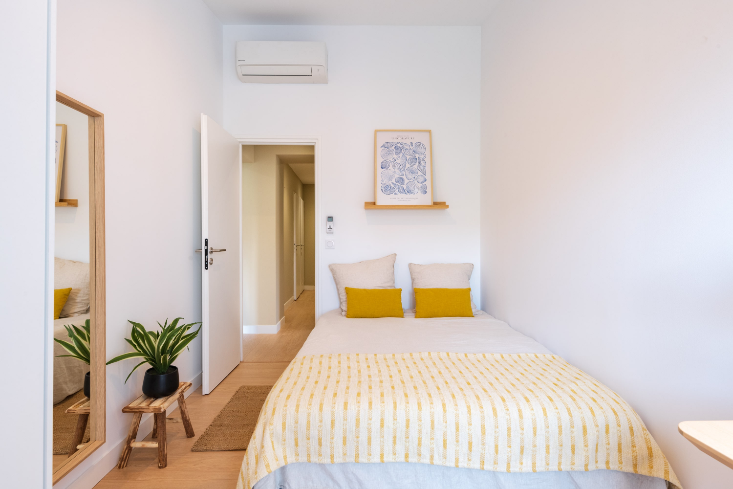 Chambre claire et chaleureuse en grande colocation à Marseille